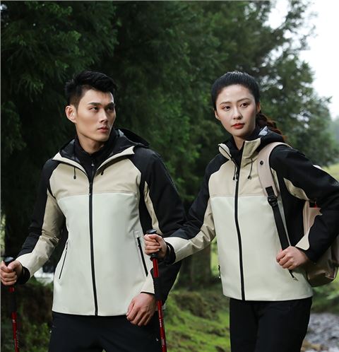 时尚硬壳冲锋衣