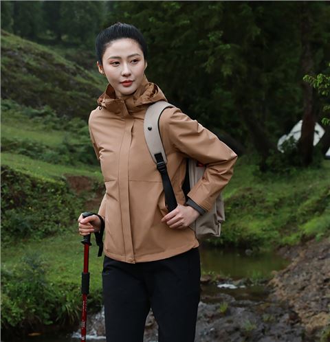 时尚户外风衣