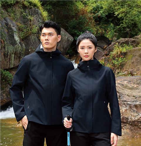时尚硬壳冲锋衣